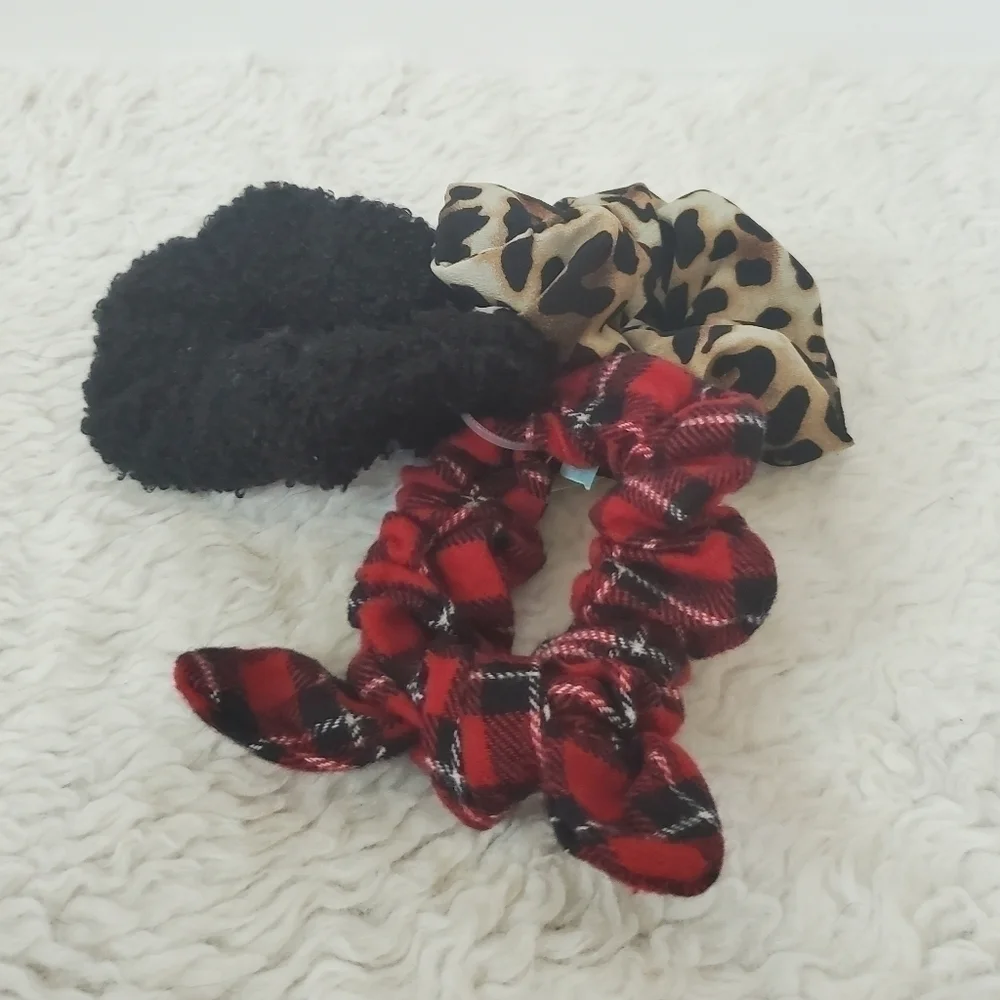 3 Pack Black Fuzzy Brown Black Leopard Red Plaid Bow Scrunchie Set NWT